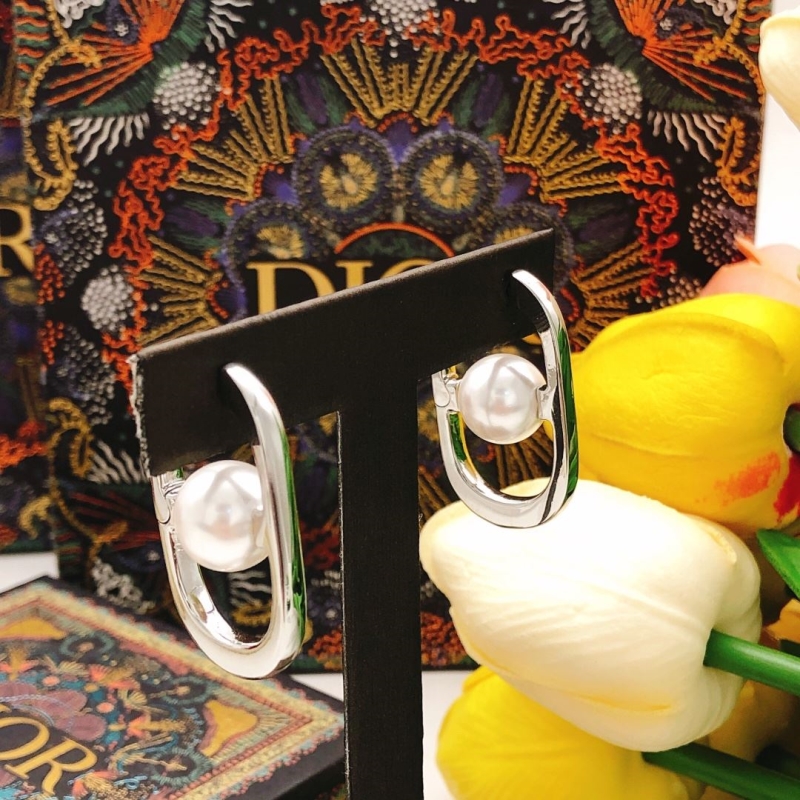 chr1st1an D10r earrings